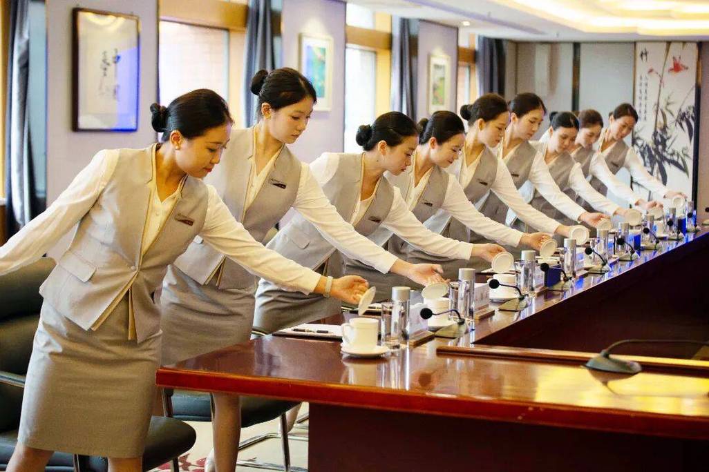 行显仪范&mdash;&mdash;2025年度管理干部商务礼仪实战修炼营圆满收官